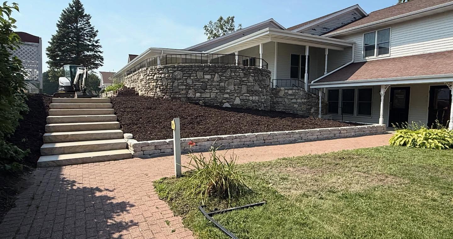 Stone retaining wall